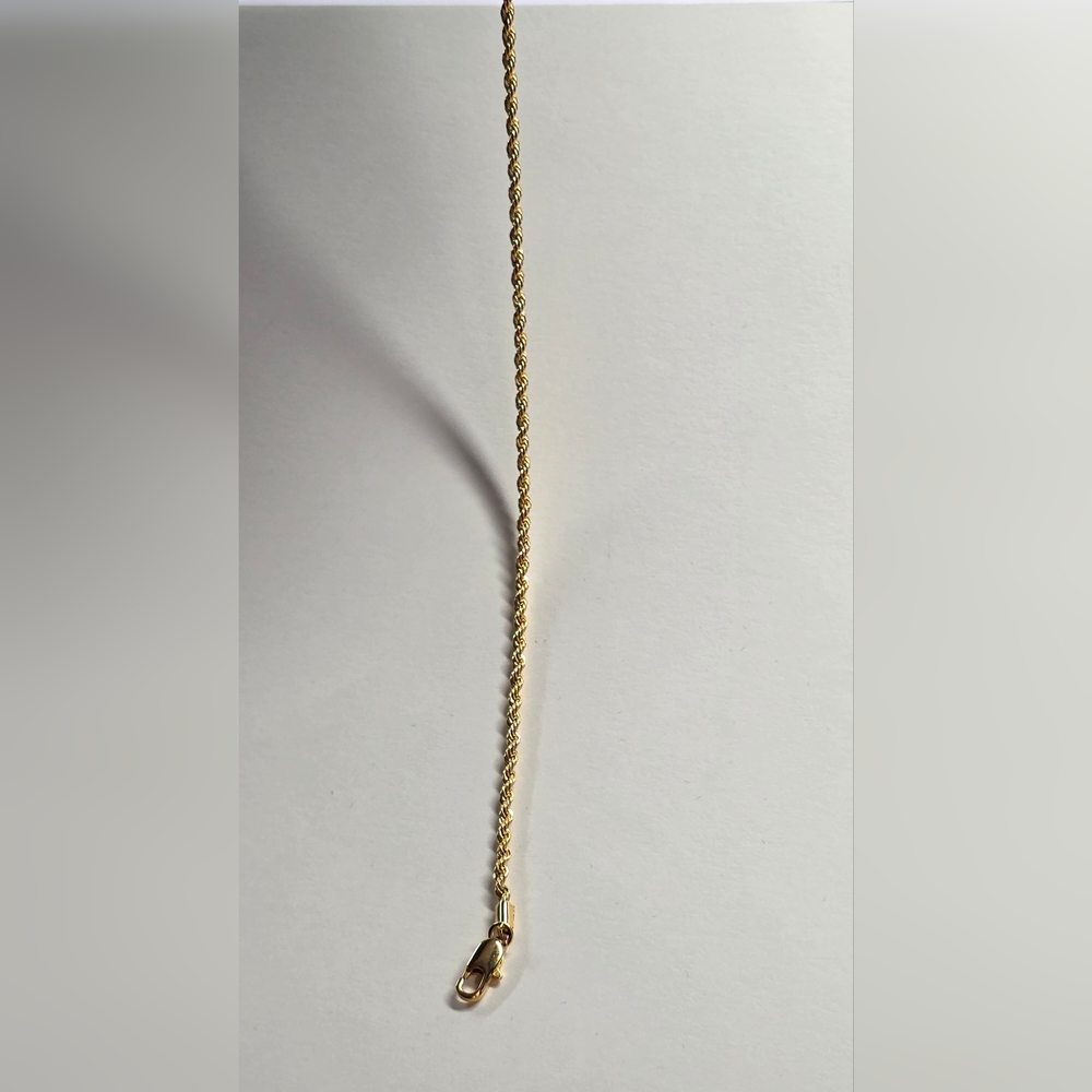 Elegant Gold Chain Bracelet